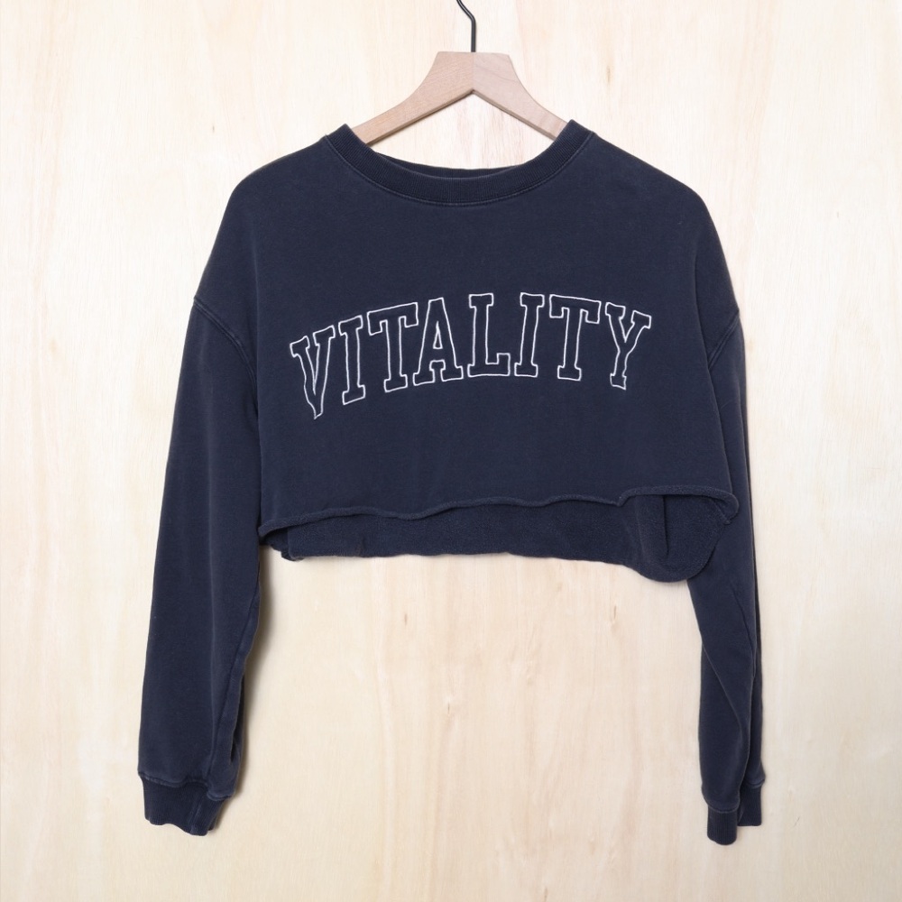 Vitality Cropped Logo Pullover Sweater Activewear Washed Black Size XS - Picture 2 of 4